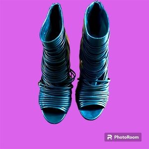 BCBG Black Strappy Open Toe Heels. Worn Only A Couple Times. Size 8